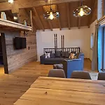 Hausegg Apartamento *