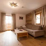 Hausegg Apartamento *