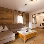Hausegg Apartamento *