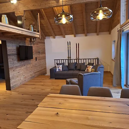 Hausegg Apartment *
