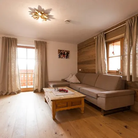 Hausegg Apartment *